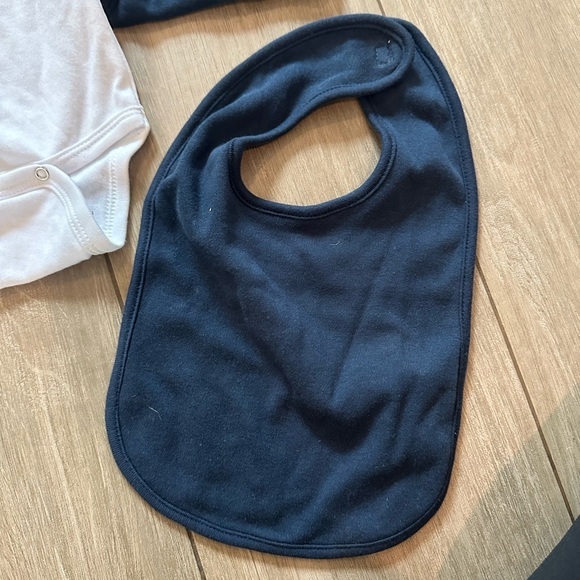 100% cotton onesies, navy blue and white onesies with a matching bib. Brand new. - Picture 4 of 5